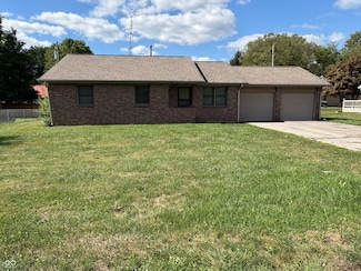 3 U Dr, Cloverdale, IN 46120