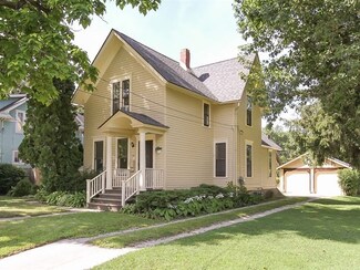 718 Logan Ave, Elgin, IL 60120