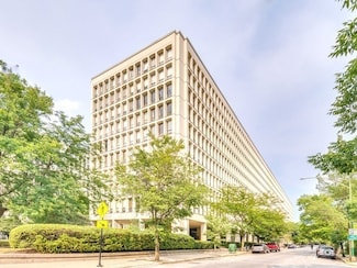 1401 E 55th St Unit 701N, Chicago, IL 60615