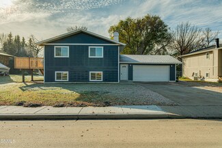 1707 4th St NE, Mandan, ND 58554