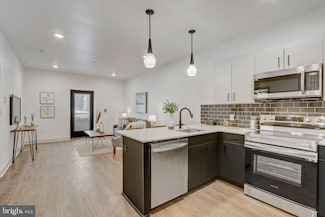 5001 Umbria St Unit U203, Philadelphia, PA 19128