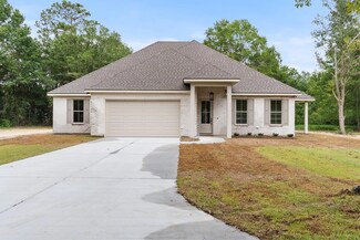 5001 Holly Hill Dr, Picayune, MS 39466