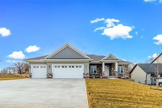 5419 Seminole Valley Trail NE, Cedar Rapids, IA 52411