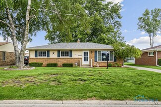 3337 N Eastmoreland Dr, Oregon, OH 43616