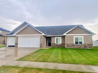 2433 Harbor Ln W, West Fargo, ND 58078