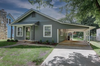 1320 N 9th St, Arkansas City, KS 67005