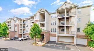 12100 Garden Grove Cir Unit 204, Fairfax, VA 22030