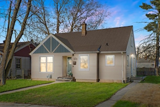 4950 N 21st St, Milwaukee, WI 53209