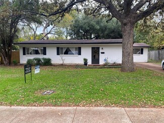 820 Bowman St, Irving, TX 75060