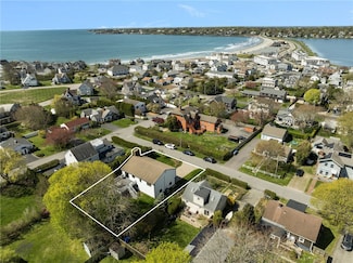 11 Renfrew Ave, Middletown, RI 02842