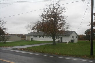 1069 McIvor Rd, Phelps, NY 14532