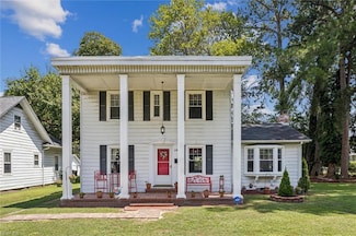 218 Alleghany Rd, Hampton, VA 23661