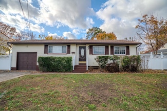 38 Arlene Dr, Brentwood, NY 11717