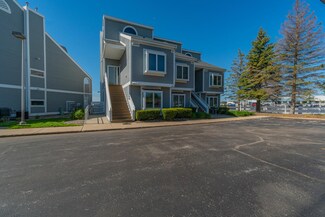 105 Millpoint Dr, Spring Lake, MI 49456