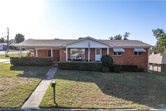 1201 Lisa Ln, van Buren, AR 72956