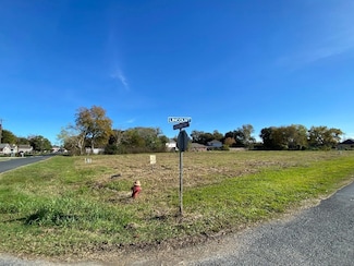 6119 Anderson St, Texas City, TX 77591