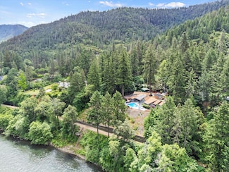 4990 Rogue River Hwy, Grants Pass, OR 97527