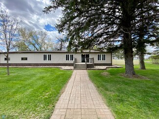 10 Croswell St, Sheldon, ND 58068