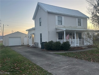 621 Franklin Ave, Conesville, OH 43811