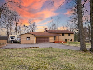 1944 Island View Dr NE, Bemidji, MN 56601