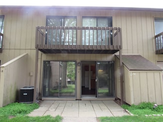 13 Saint Thomas Colony Unit 2, Fox Lake, IL 60020