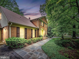 11904 Hunting Ridge Ct, Potomac, MD 20854