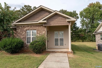 105 Kaleigh Paige Cir Unit B, New Market, AL 35761