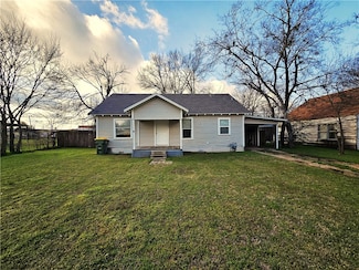 205 N Rusk St, Groesbeck, TX 76642