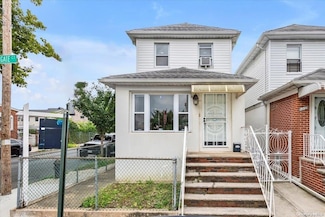 424 Applegate Ct, Brooklyn, NY 11223
