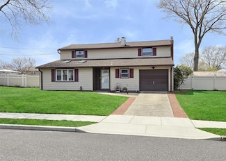 12 Majestic Rd, Selden, NY 11784