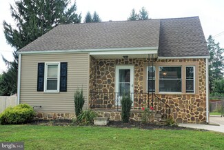 75 Groveland Ave, Ewing, NJ 08638