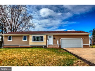 32 Marquis Rd, Ewing, NJ 08638