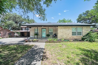 215 Main St, Tuleta, TX 78162