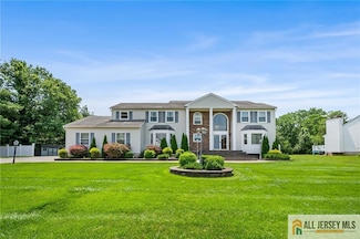2 Silver Hollow, North Brunswick, NJ 08902