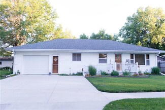 404 SW Kent St, Greenfield, IA 50849