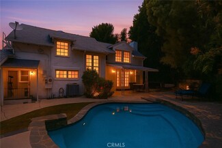 6438 Ivarene Ave, Los Angeles, CA 90068