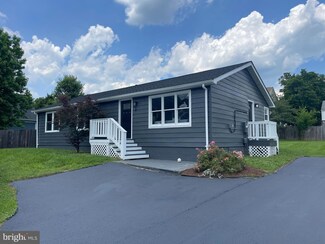 1727 N Cameron St, Arlington, VA 22207