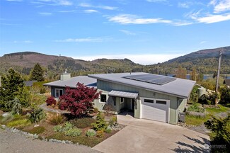 13031 Buchanan Ln, Mount Vernon, WA 98273