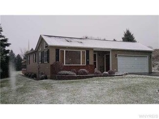 15 W Highland Ave, Warsaw, NY 14569