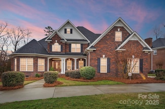 201 Limerick Dr, Matthews, NC 28104
