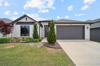 1114 W 86th St S, Tulsa, OK 74132