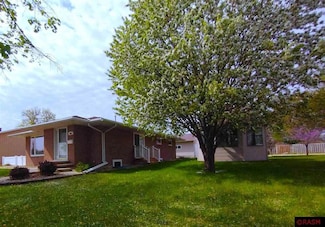 608 608 E Main, Sleepy Eye, MN 56085