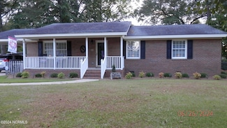 50 Hillcrest Ln, Whiteville, NC 28472