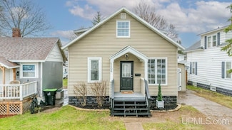 1106 W B St, Iron Mountain, MI 49801