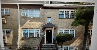 215 College Dr, Edison, NJ 08817