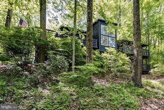 130 Pugh Rd, Wayne, PA 19087