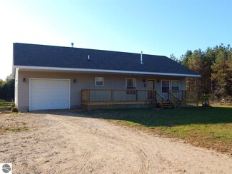 6031 Riverview Rd, Mesick, MI 49668