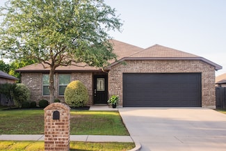 5721 Kennedy St, Watauga, TX 76148
