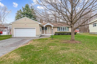 132 Laurel Hill Dr, South Burlington, VT 05403