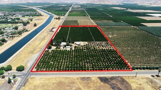 7390 S Hills Valley Rd, Orange Cove, CA 93646